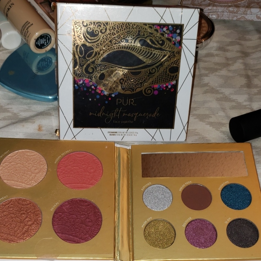 High end makeup - Picture 2 of 3